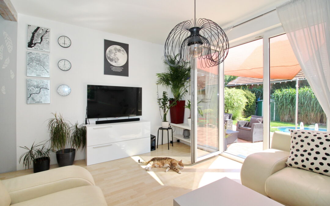 Prodej rodinného domu 105 m² s terasou a bazénem, pozemek 417m2, Nučice, Praha-západ