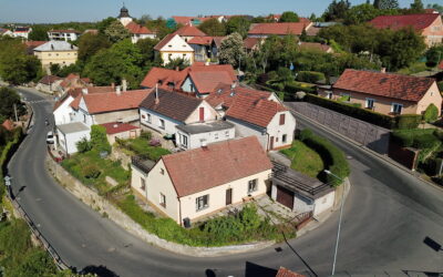 Prodej dvou domů se samostatnými čísly popisnými v centru Únětic
